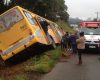 Acidente com ônibus de linha deixa quatro pessoas feridas em Campo Largo ; vídeo